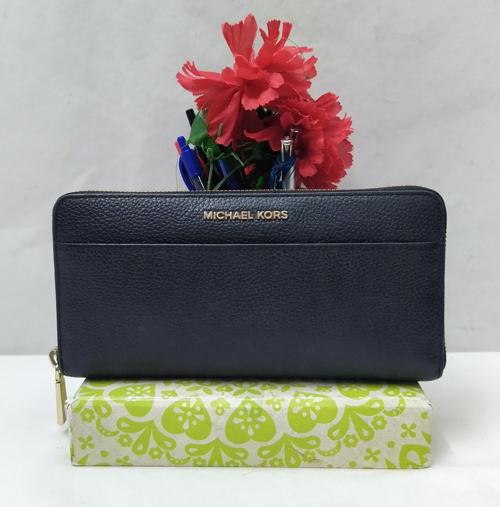 Michael Kors Black Leather Zip Around Credit Card Wallet